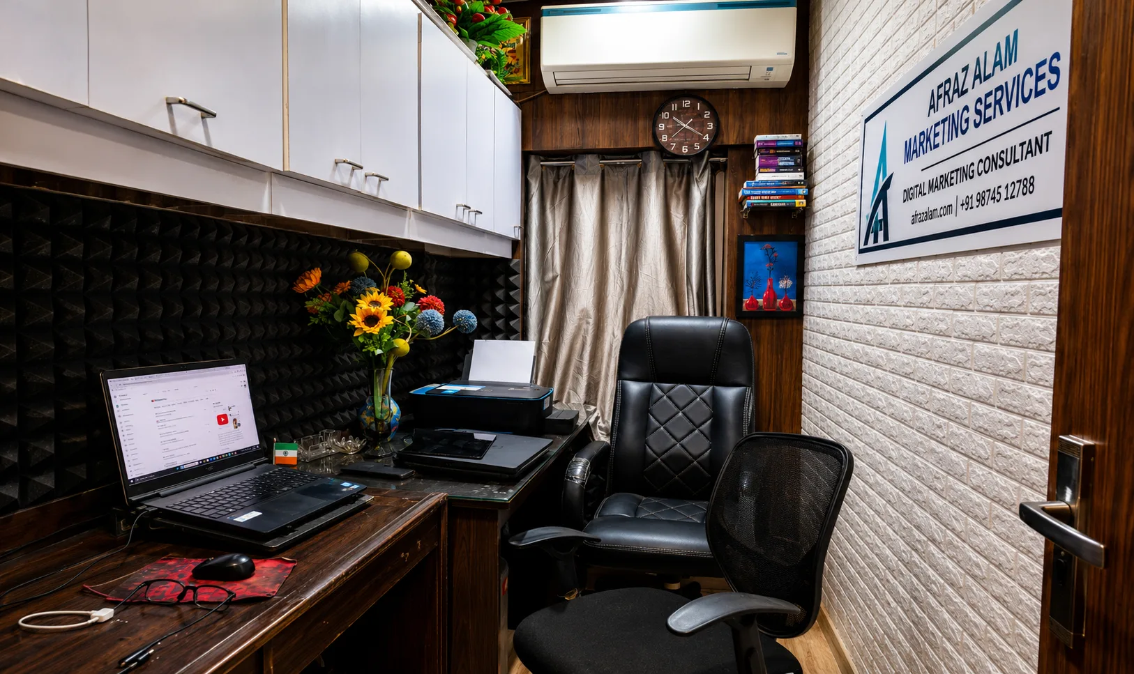 Digital marketing consultant Kolkata — desk setup and workstation